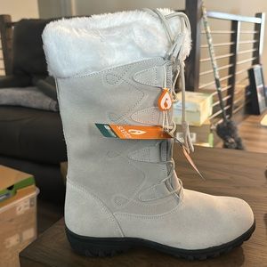 Sporto Winter White Megan style. Size 10. Never worn, new in box